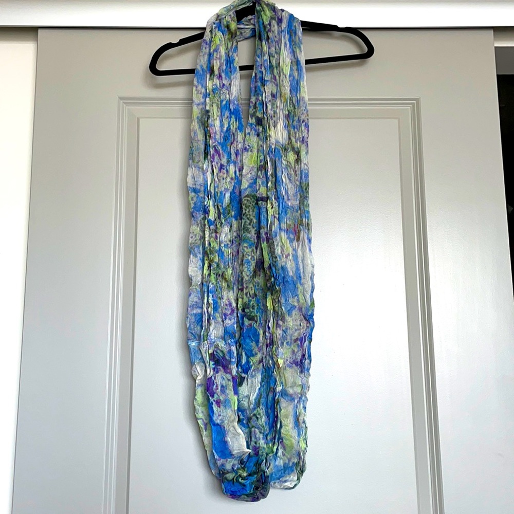 Multicolor infinity scarf💙